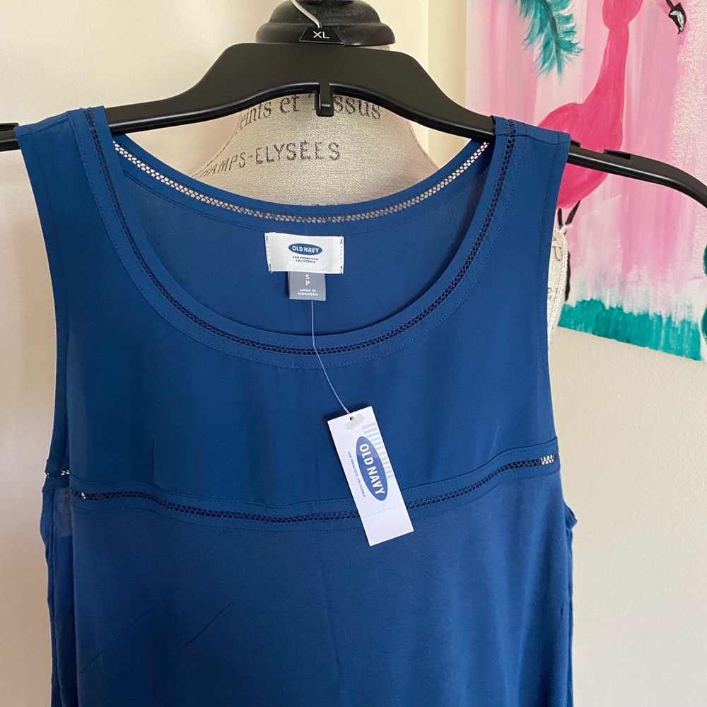 Top - Picture 2 of 3